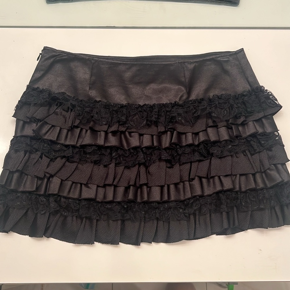 EUC FOREVER 21 Black Mini Skirt Size Medium - Picture 3 of 12